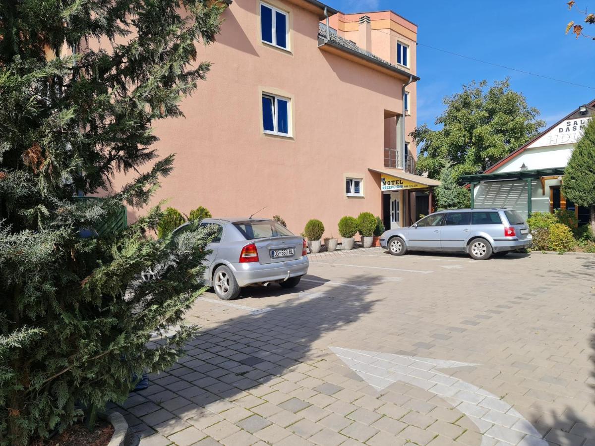 Holiday Урошевац Экстерьер фото