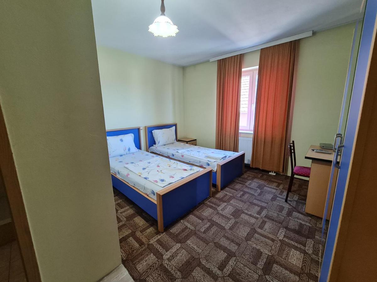 Holiday Урошевац Экстерьер фото