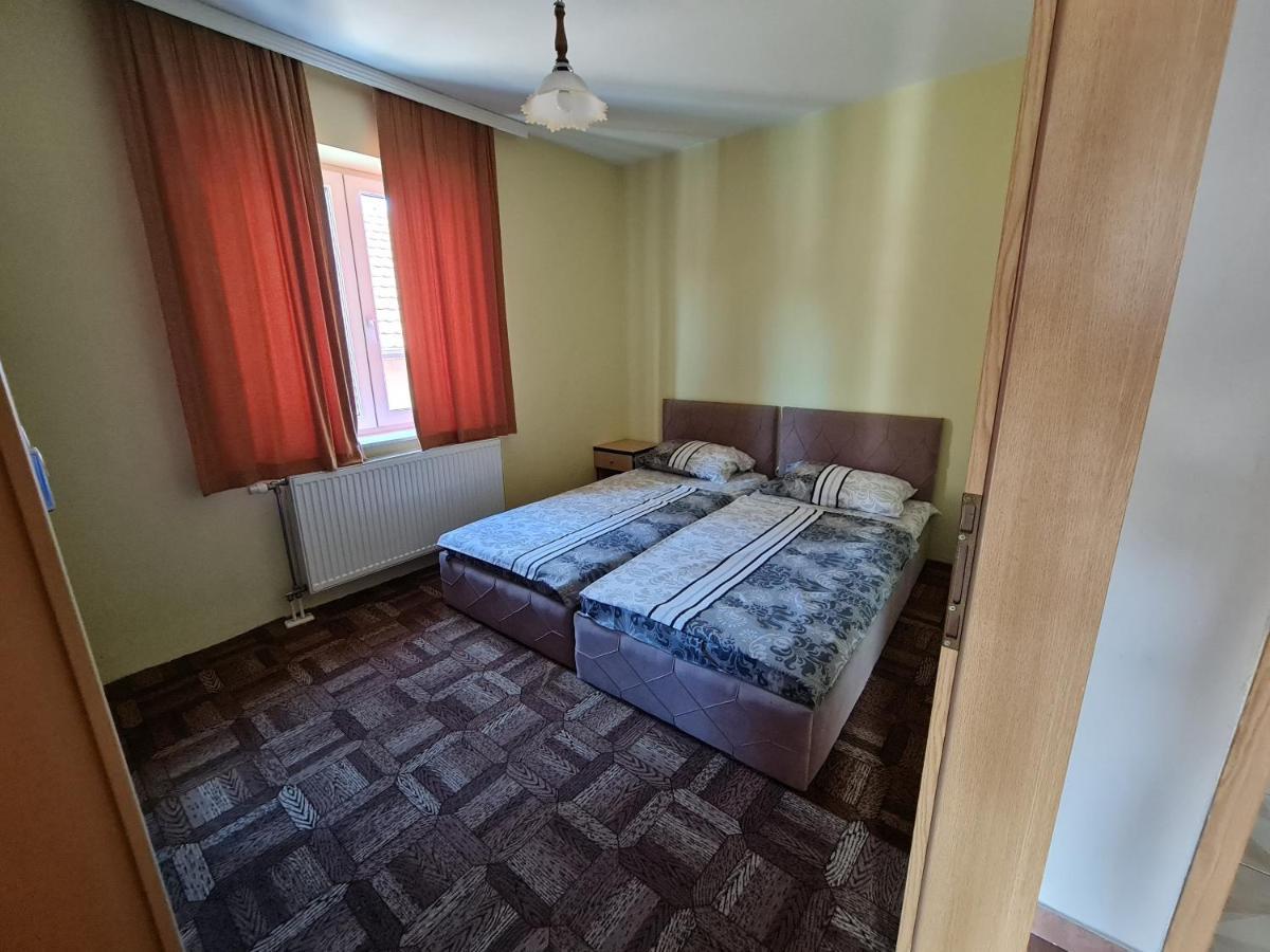 Holiday Урошевац Экстерьер фото