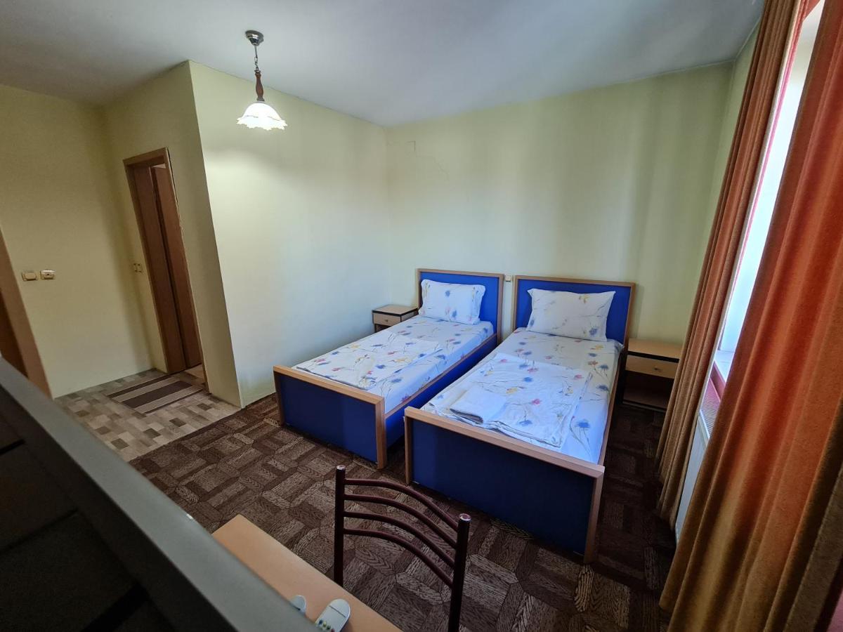 Holiday Урошевац Экстерьер фото
