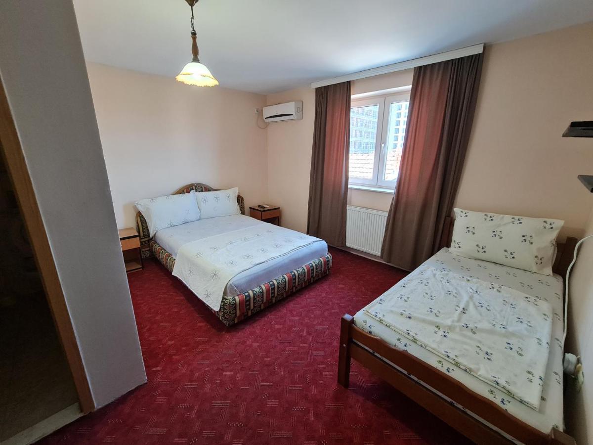 Holiday Урошевац Экстерьер фото