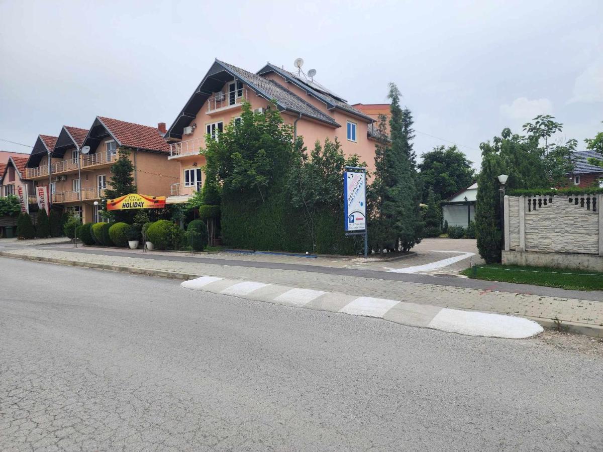 Holiday Урошевац Экстерьер фото